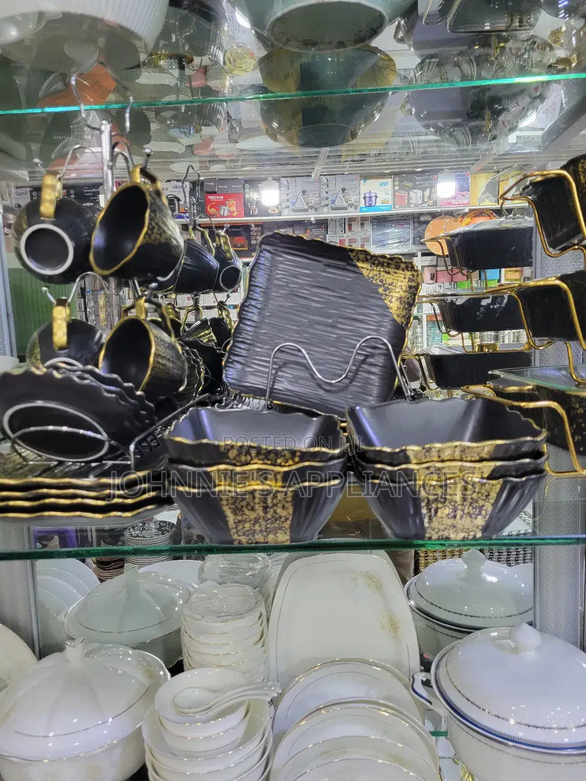 Luxury Black and Gold Ceramic Dinnerware Set
