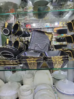 Luxury Black and Gold Ceramic Dinnerware Set