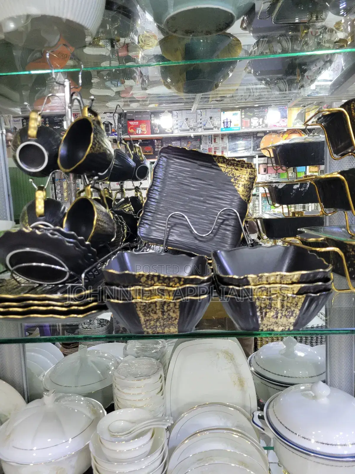 Luxury Black and Gold Ceramic Dinnerware Set