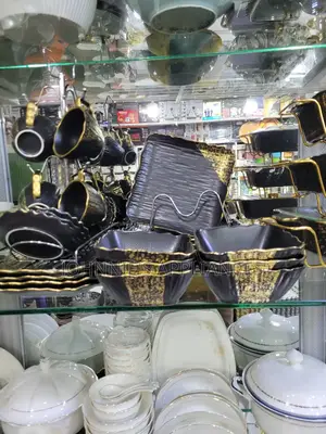 Luxury Black and Gold Ceramic Dinnerware Set