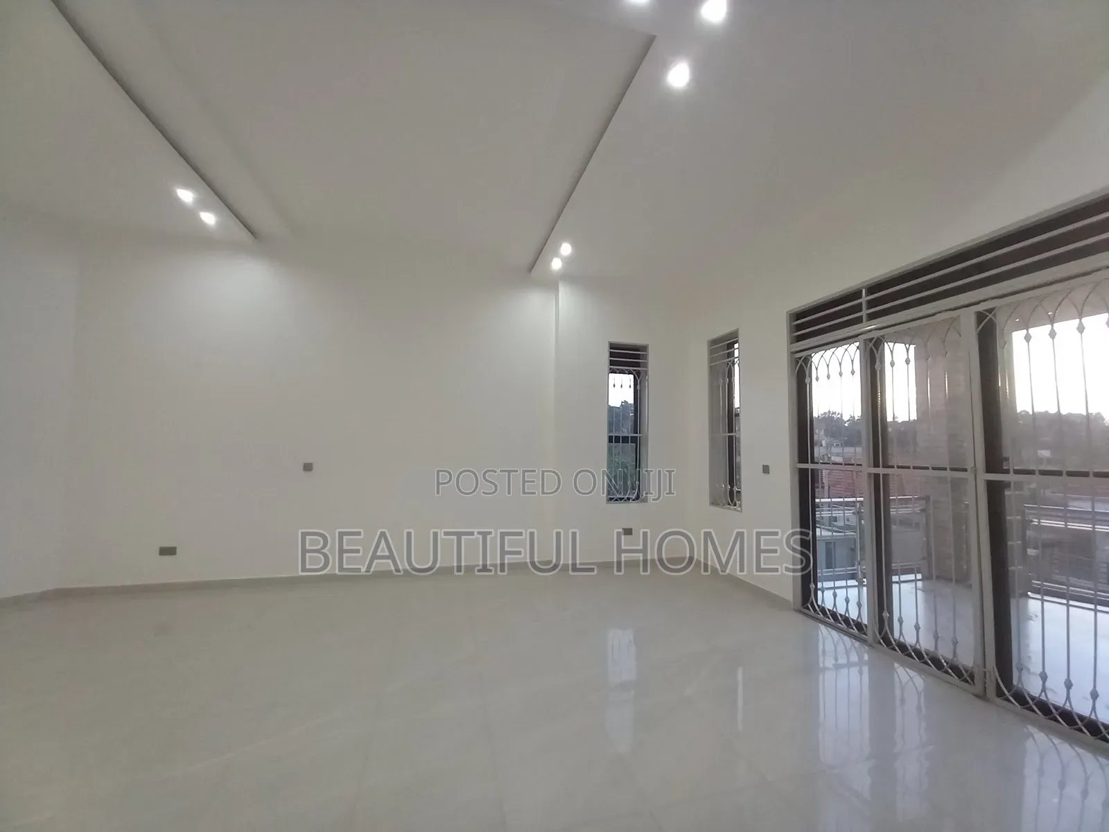 Furnished 6bdrm Mansion in Kira, Central Division for sale