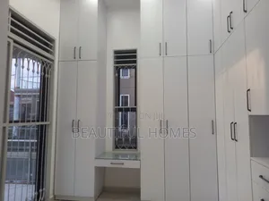 Furnished 6bdrm Mansion in Kira, Central Division for sale