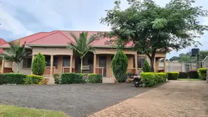 1bdrm Bedsitter in Blt Guest House, Kasese for rent