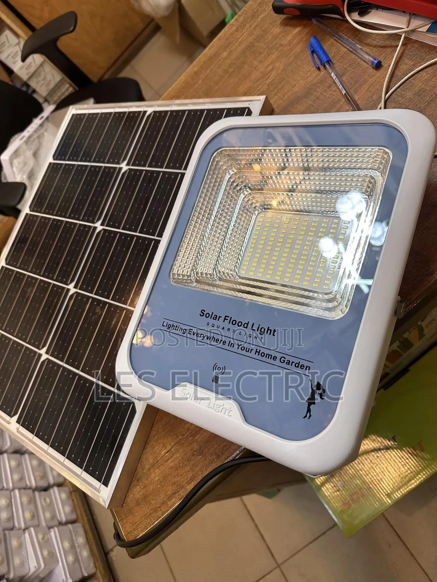 200watts Square Light