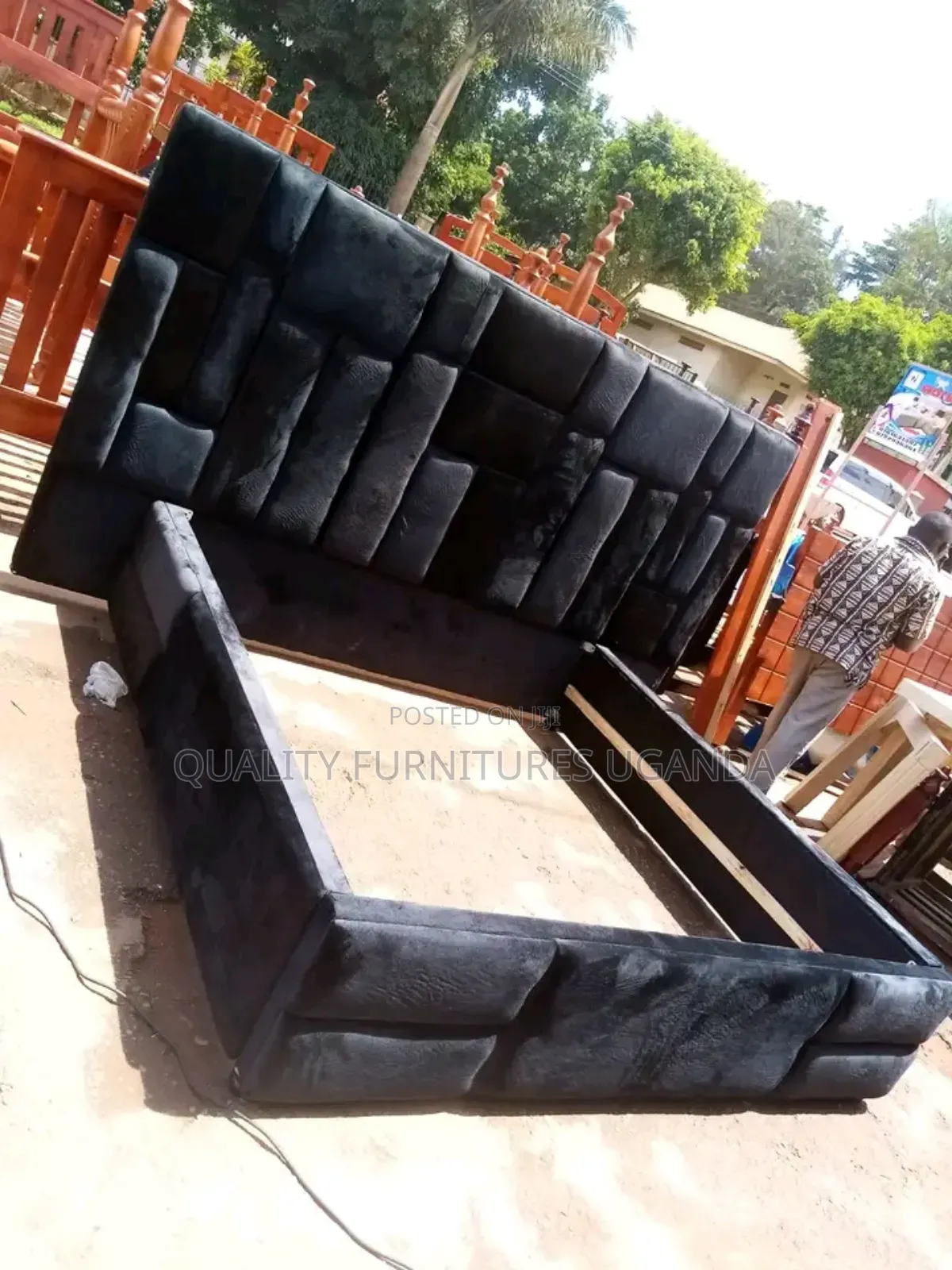 Black Pazzlled 5*6 Bed