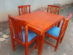 Simple 4 Seater Dinning