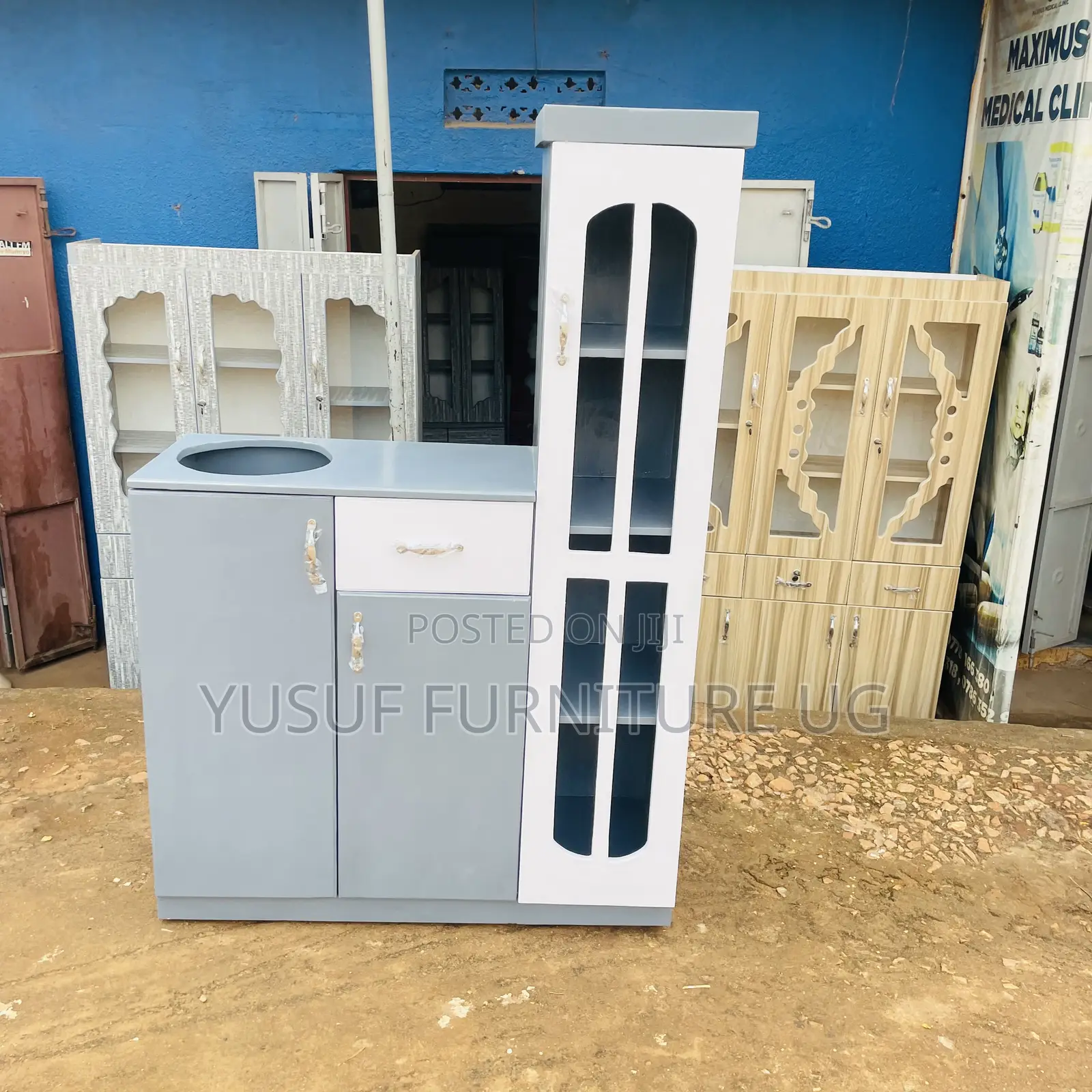 Cupboard With Gas Space