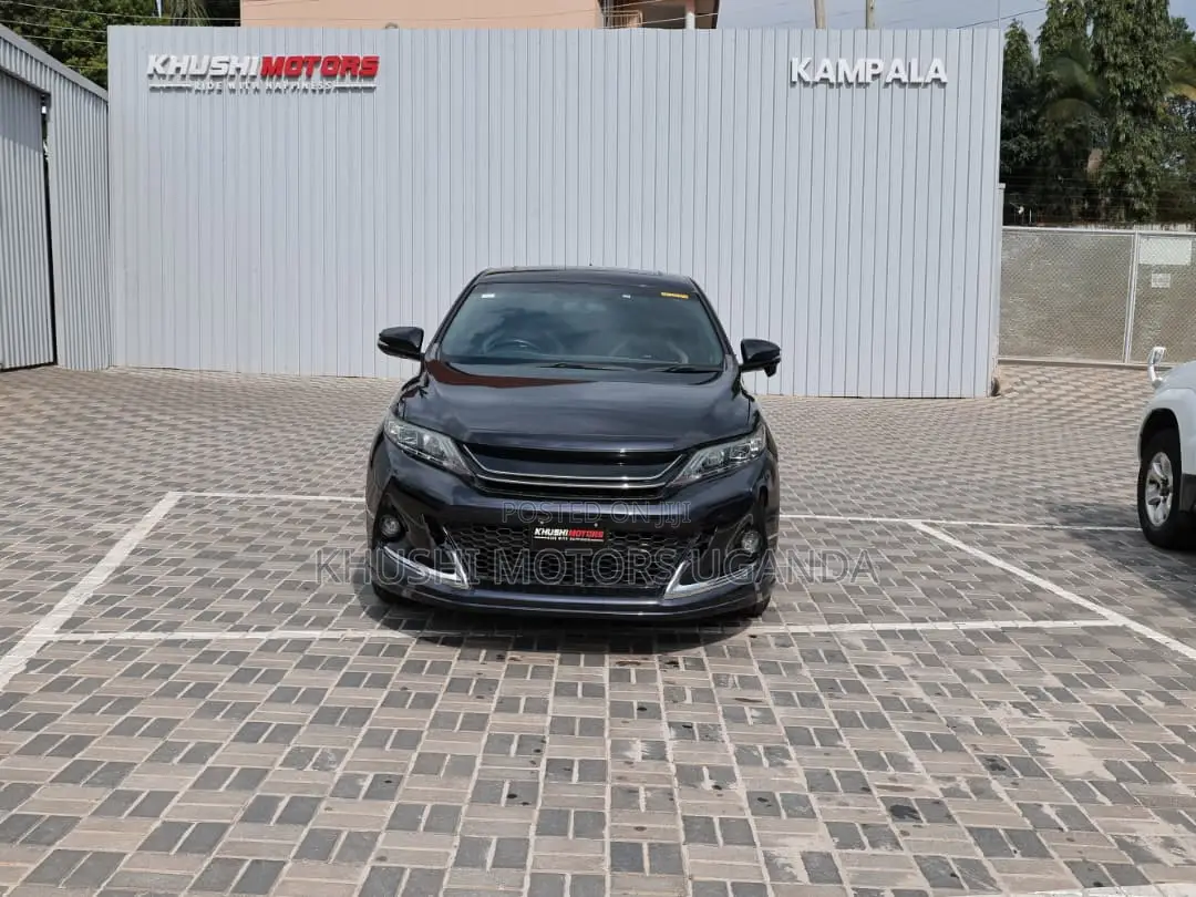 Toyota Harrier 2.0 4WD 2016 Black