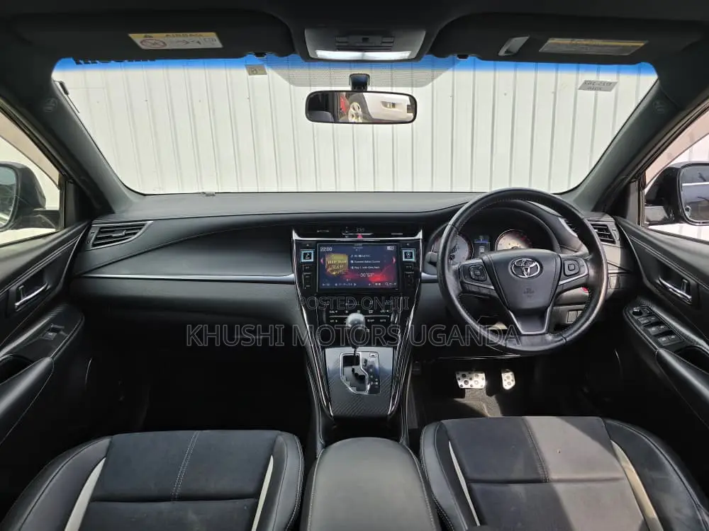 Toyota Harrier 2.0 4WD 2016 Black