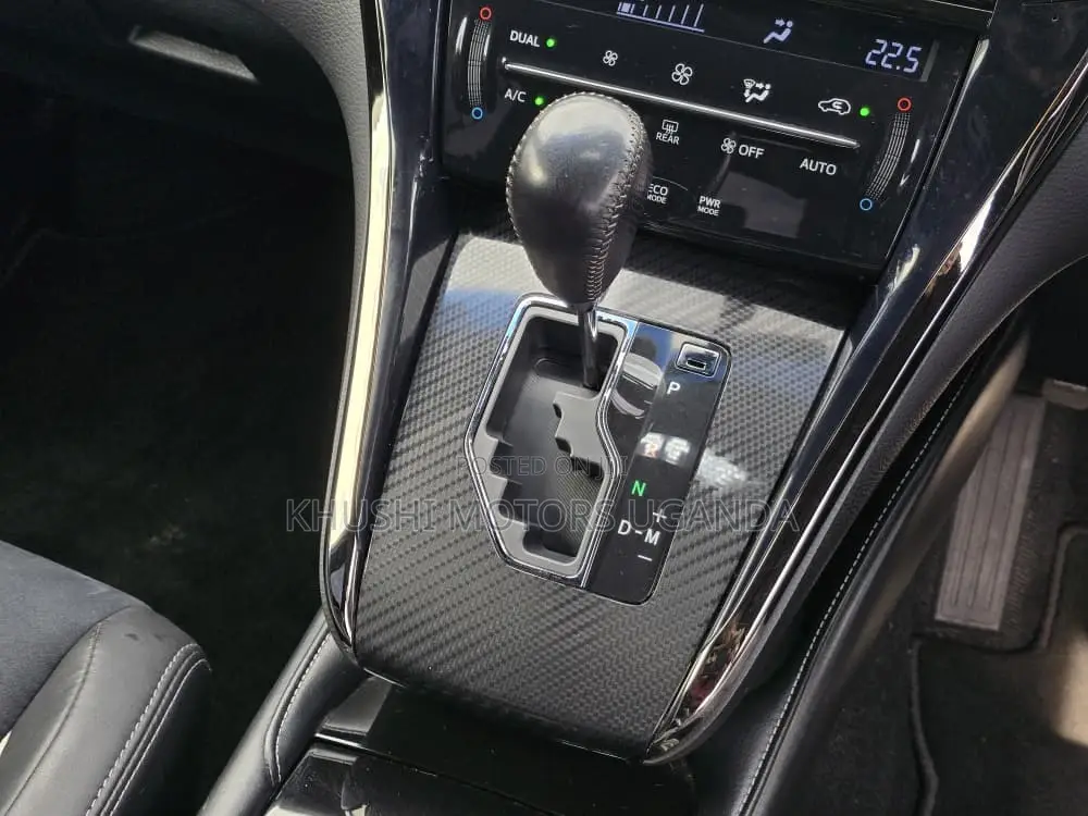 Toyota Harrier 2.0 4WD 2016 Black