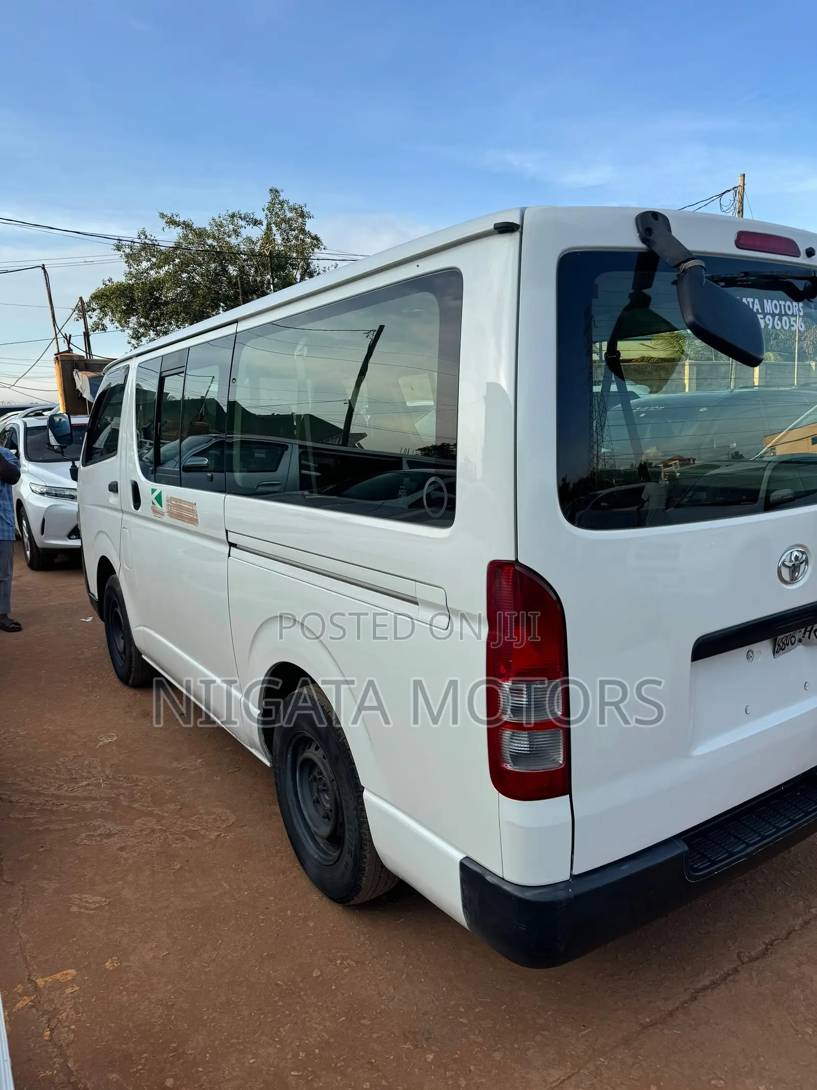 Toyota HiAce 2012 White
