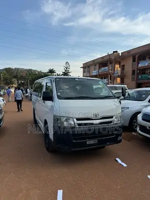 Toyota HiAce 2012 White