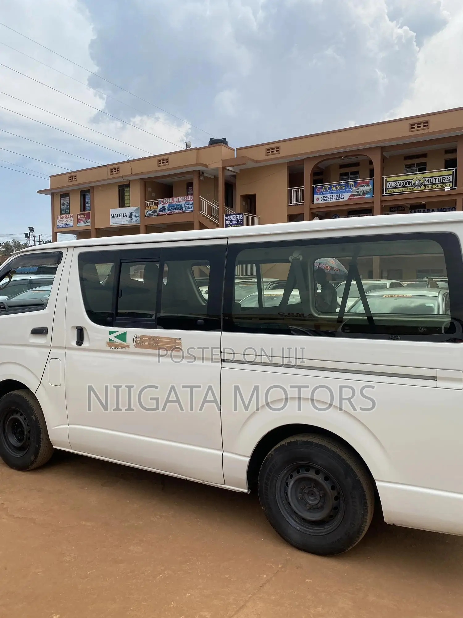 Toyota HiAce 2012 White