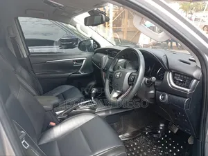 Toyota Fortuner 2.8 D RWD 2016 Silver