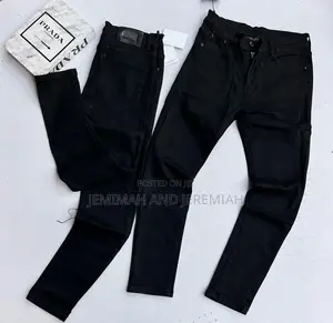 Men's Plain Jeans With a Flash Design