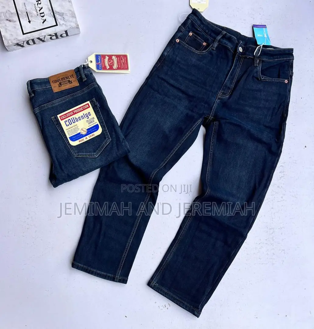 Men's Plain Jeans With a Flash Design