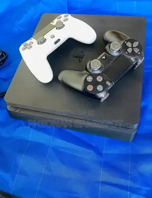 Sony Playstation 4 Slim Full Kit - 2 Controllers, 14 Games