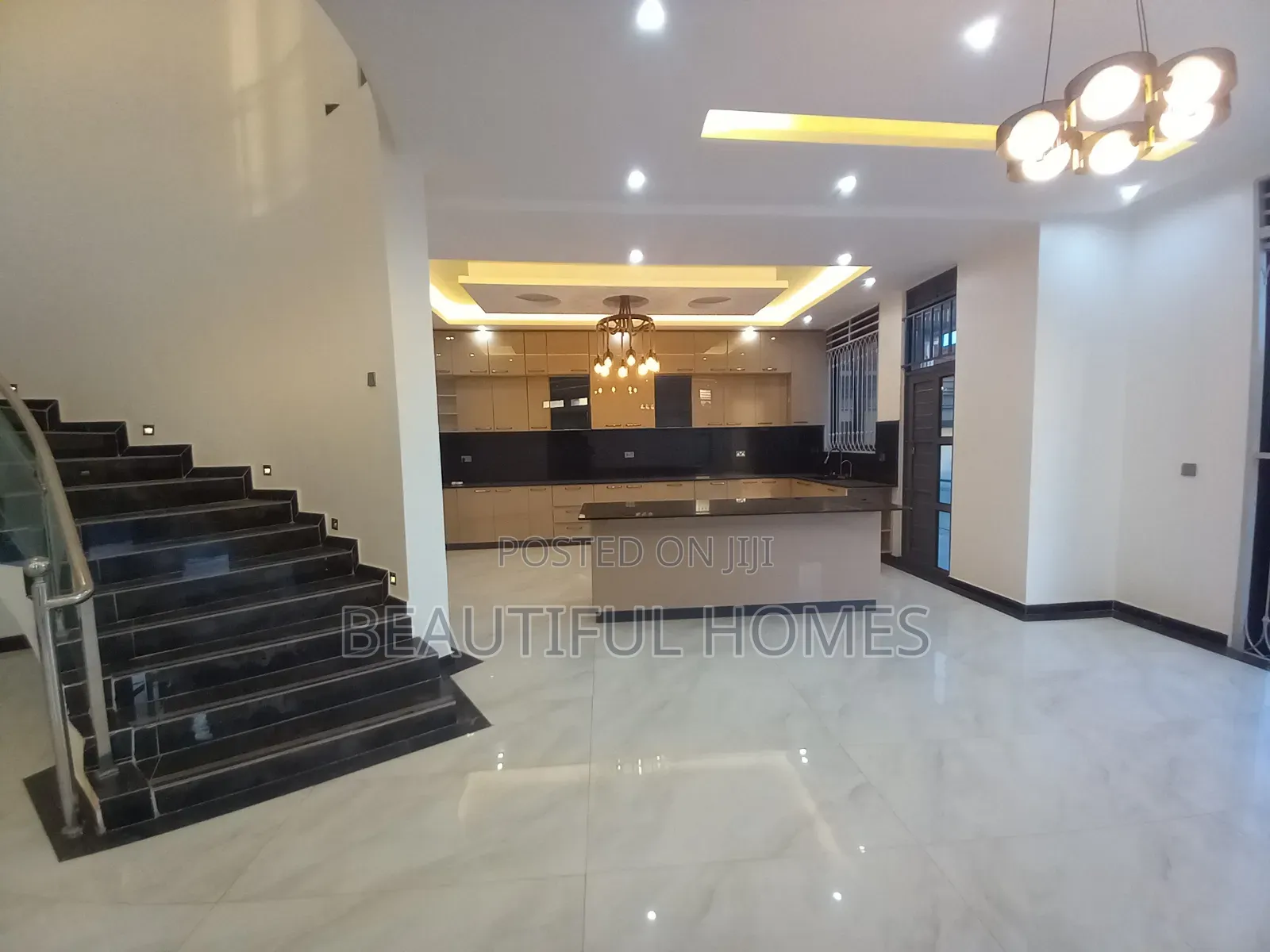 Furnished 6bdrm Duplex in Kira for sale