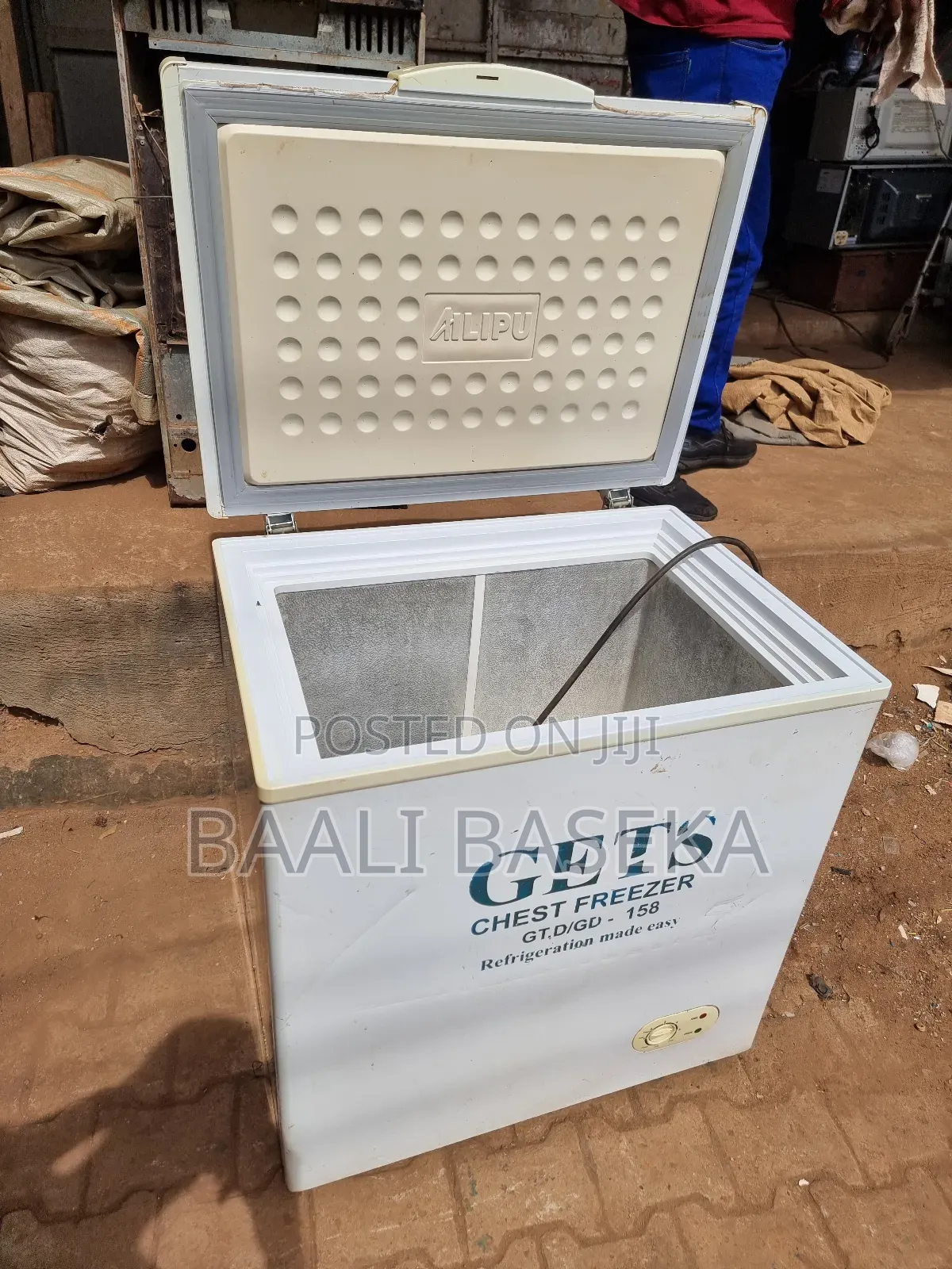 Freezer/Medium/ Used 160l/Gets