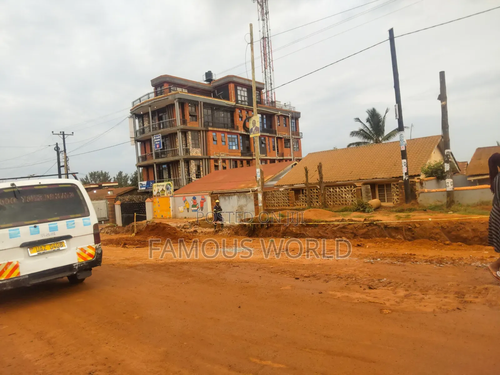 4bdrm Townhouse/Terrace in Entebbe Kitoro, Katabi for sale