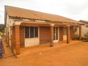 4bdrm Townhouse/Terrace in Entebbe Kitoro, Katabi for sale