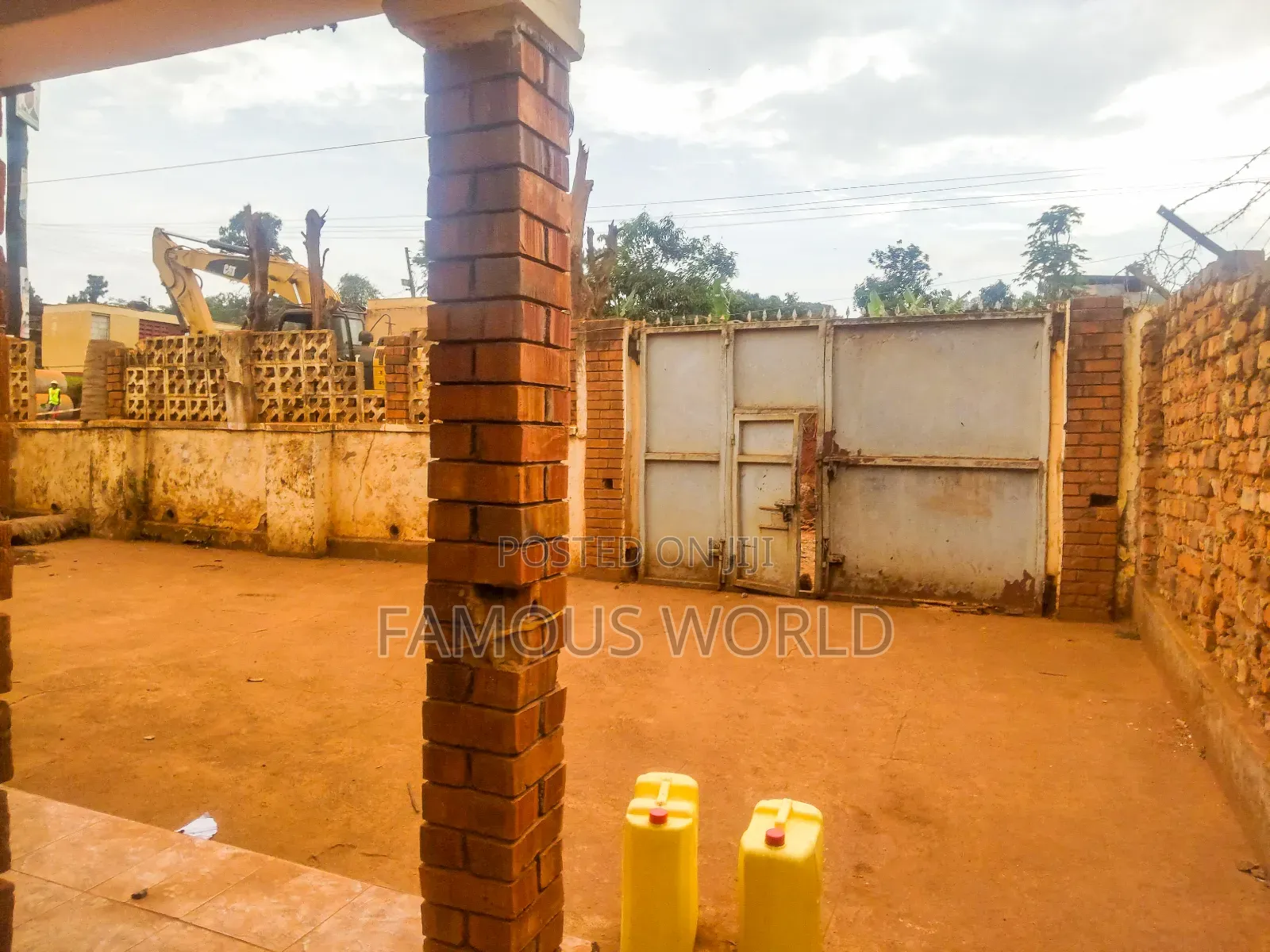 4bdrm Townhouse/Terrace in Entebbe Kitoro, Katabi for sale
