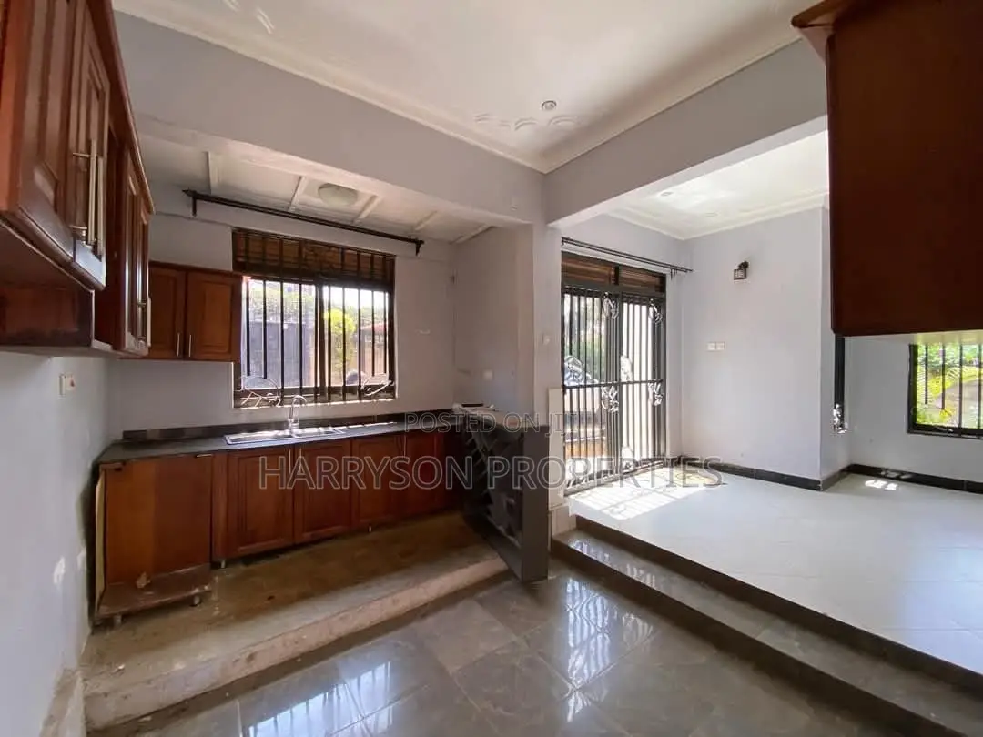 3bdrm House in Najjera, Central Division for sale