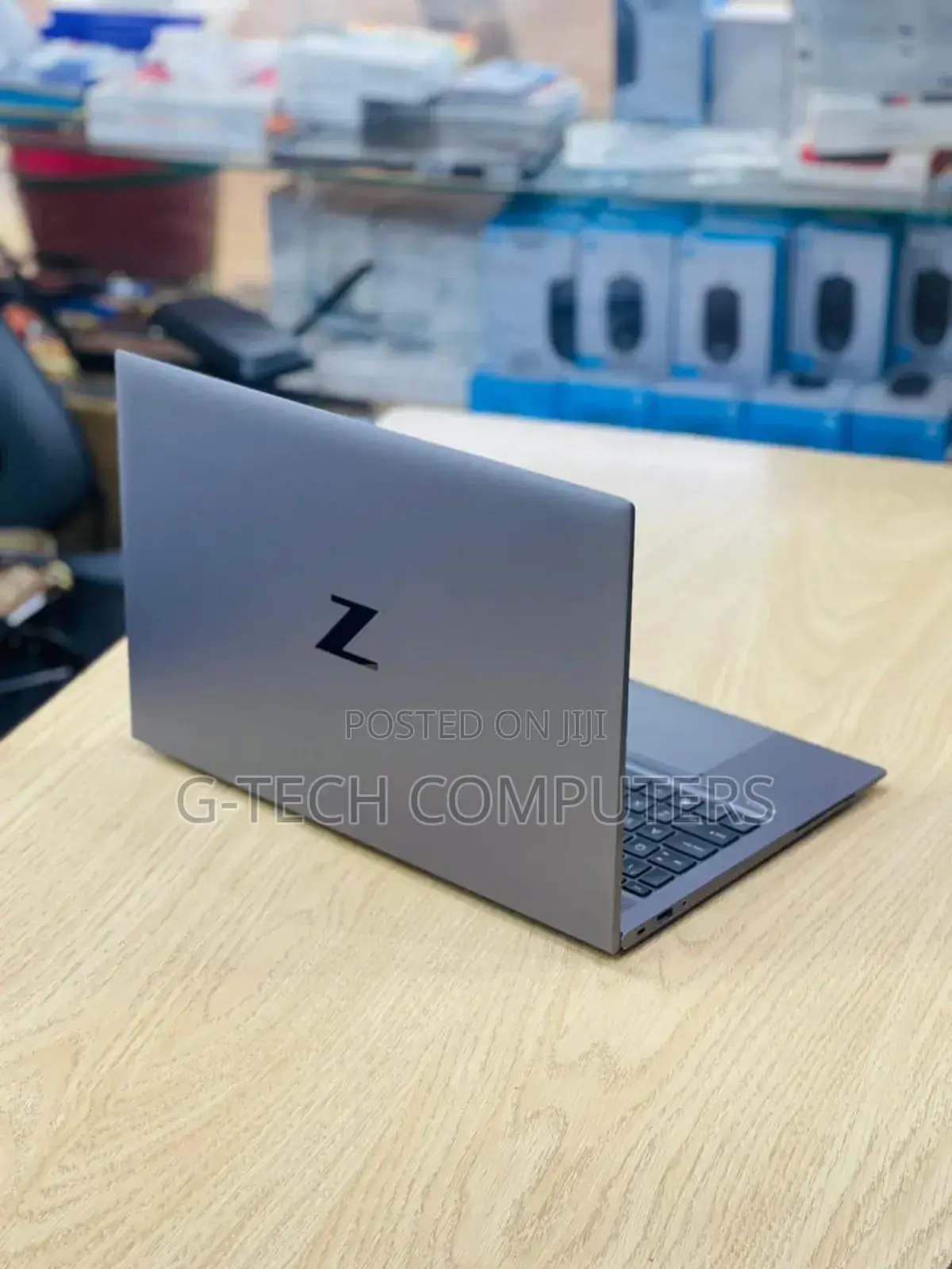New Laptop HP ZBook Firefly G8 16GB Intel Core I7 SSD 512GB