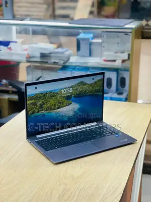 New Laptop HP ZBook Firefly G8 16GB Intel Core I7 SSD 512GB