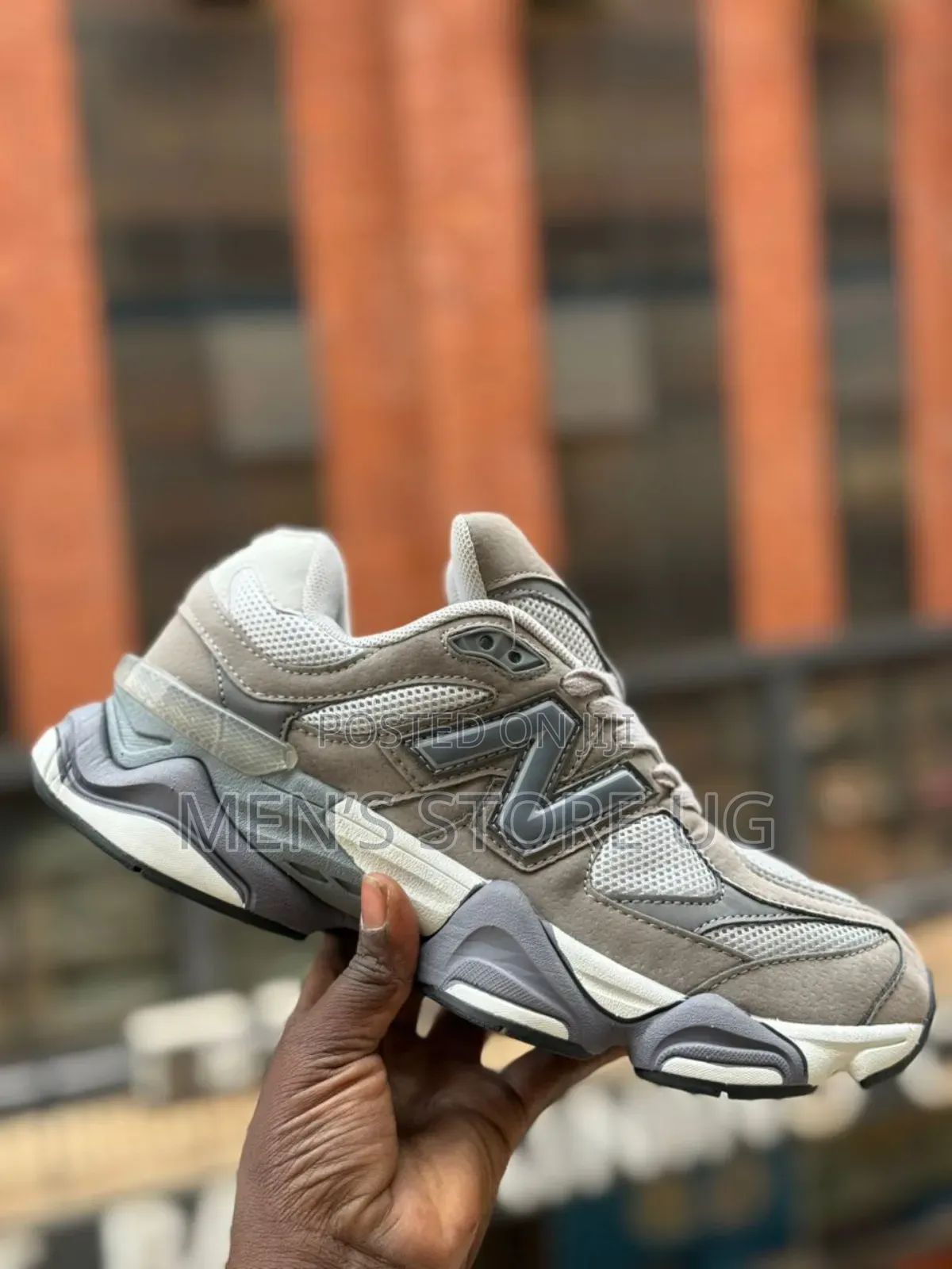 New Balance 9060 Sneaker In The "Rain Cloud Grey" Or "Mushroom