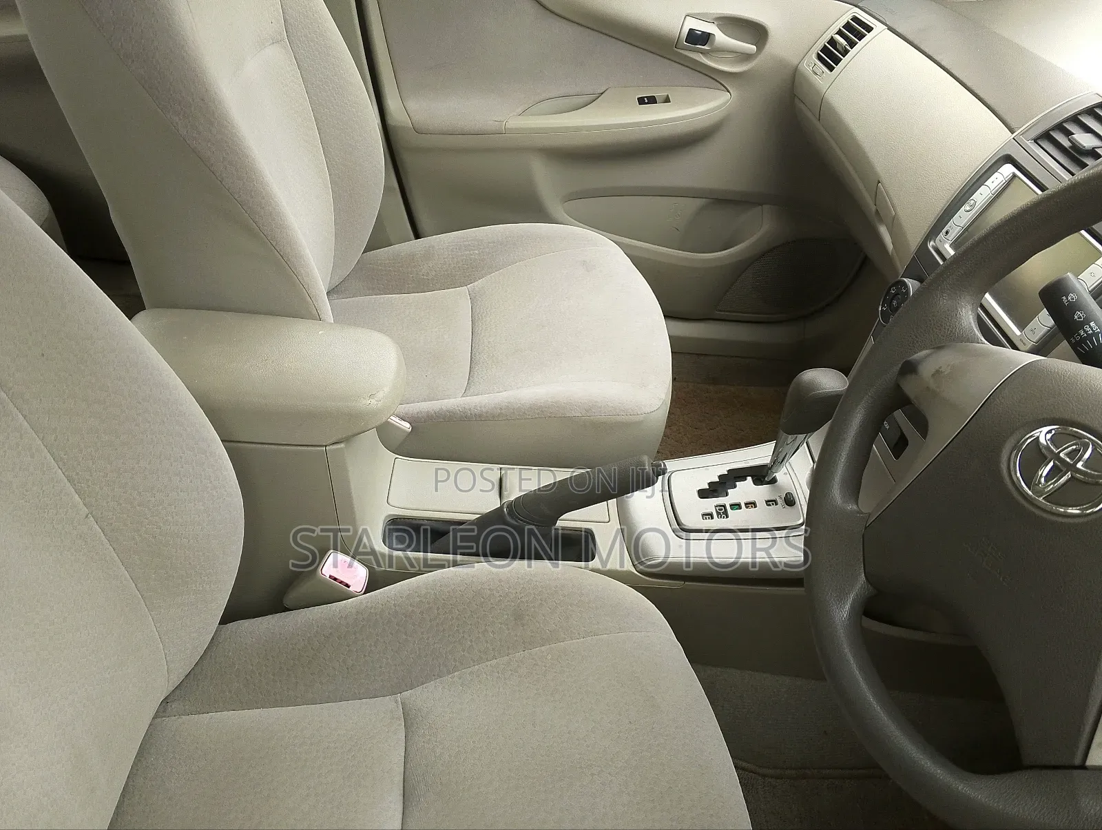 Toyota Axio 2010 Gold