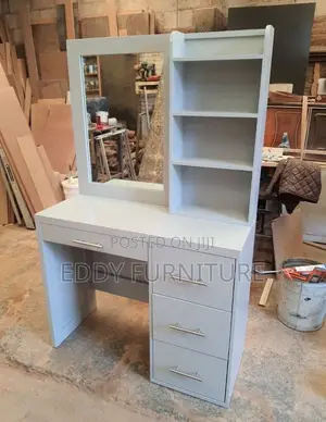 Top Dressing Table