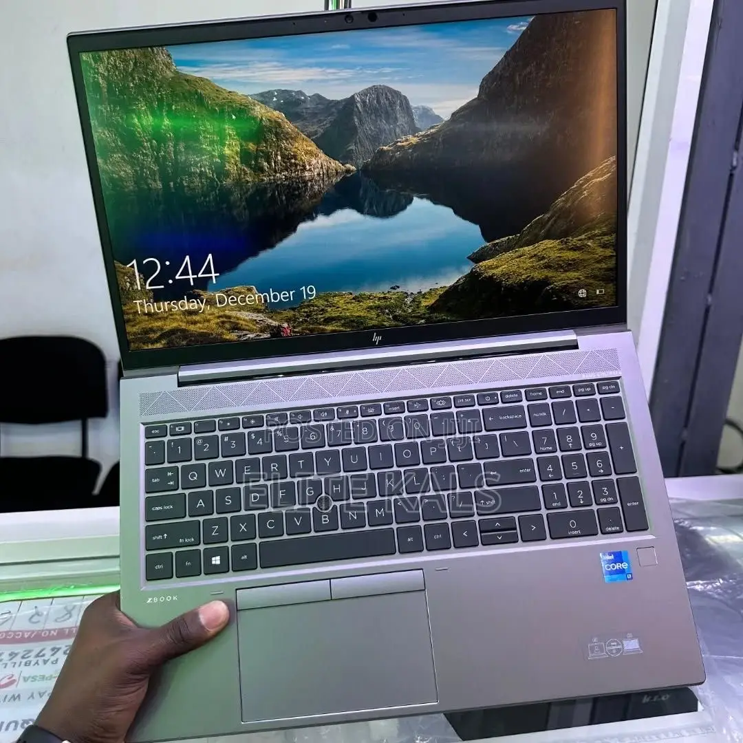 Laptop HP ZBook Firefly G8 32GB Intel Core I7 SSD 512GB