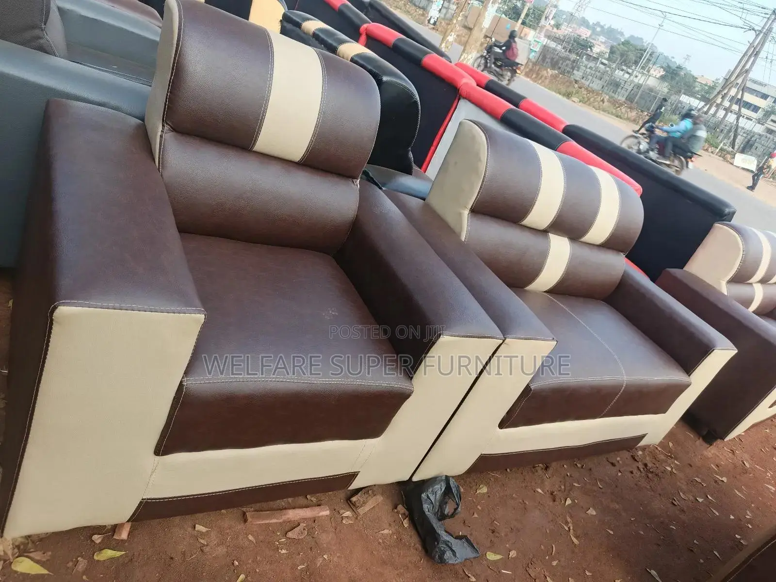Portable 3seater Available at Low Cost
