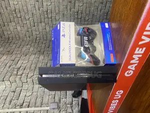 10 Games on Ps4 Console and Pads