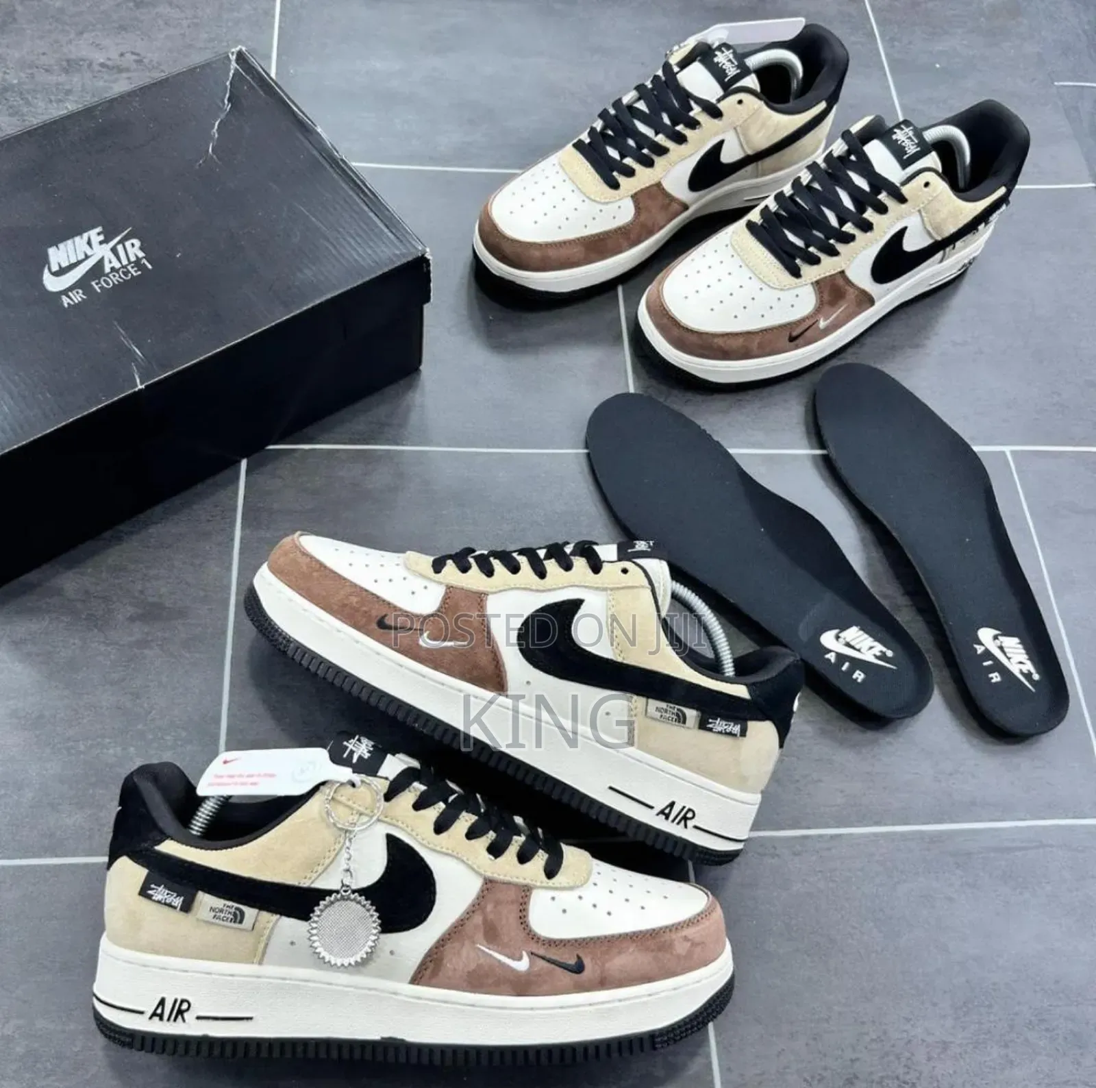 Nike Air Force 1 Low Supreme X the North Face Sneaker.
