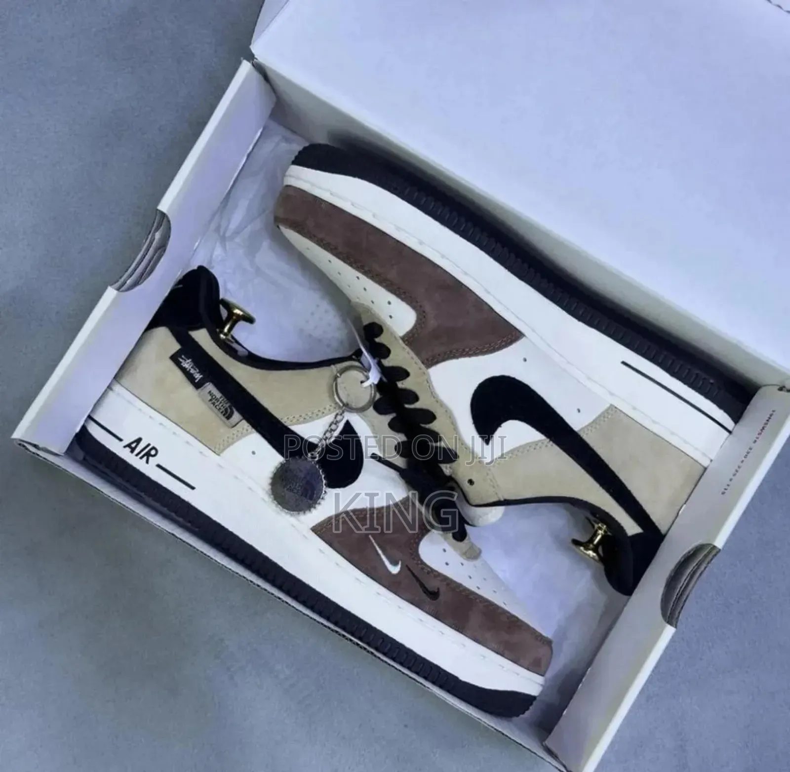 Nike Air Force 1 Low Supreme X the North Face Sneaker.