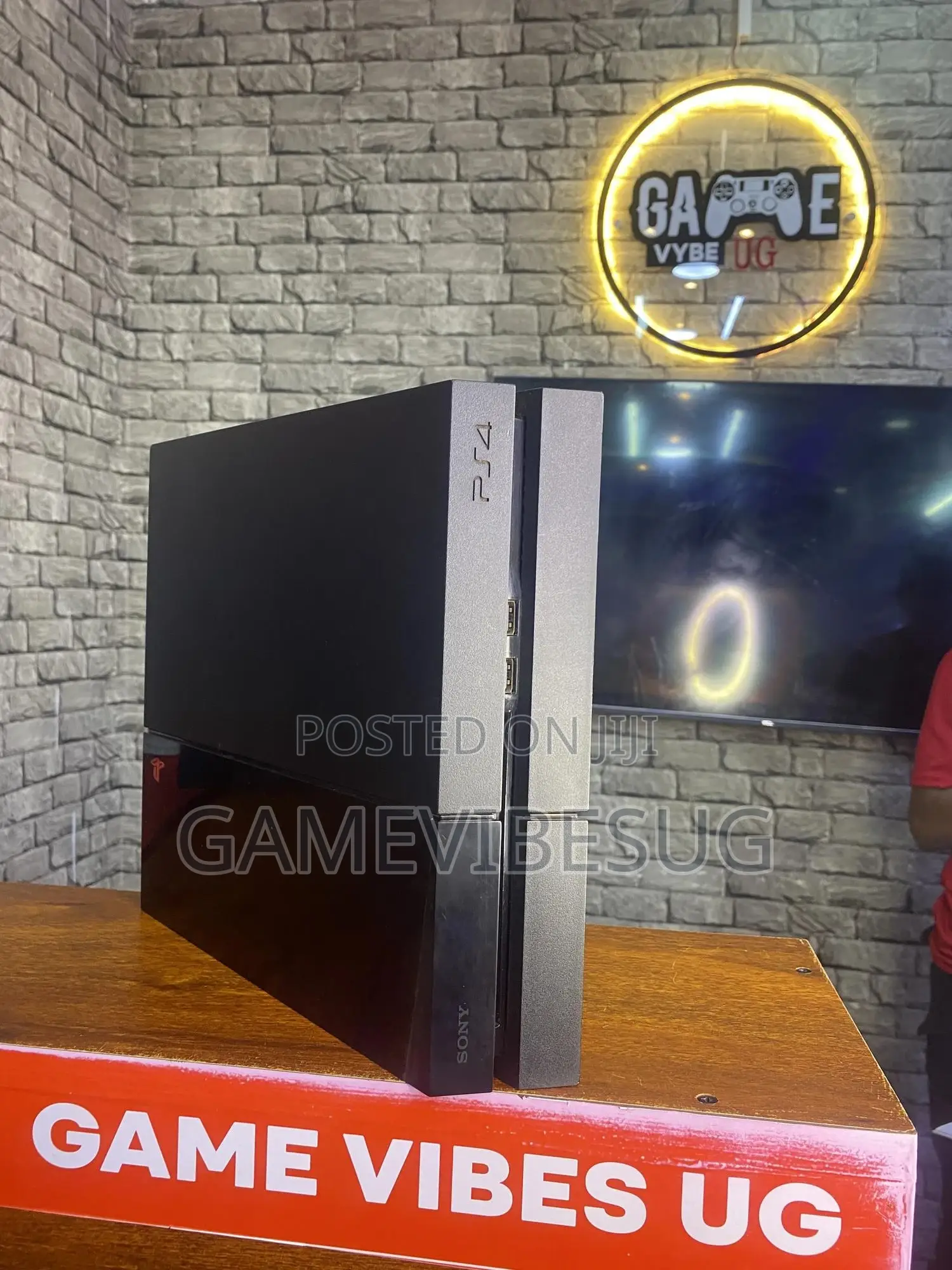 Playstation 4 Clean Game With 2 Pads