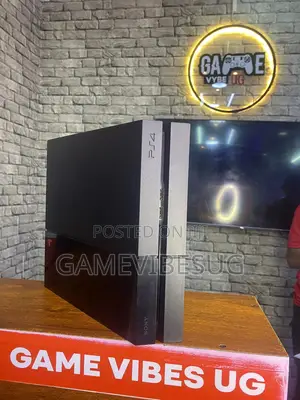 Playstation 4 Clean Game With 2 Pads
