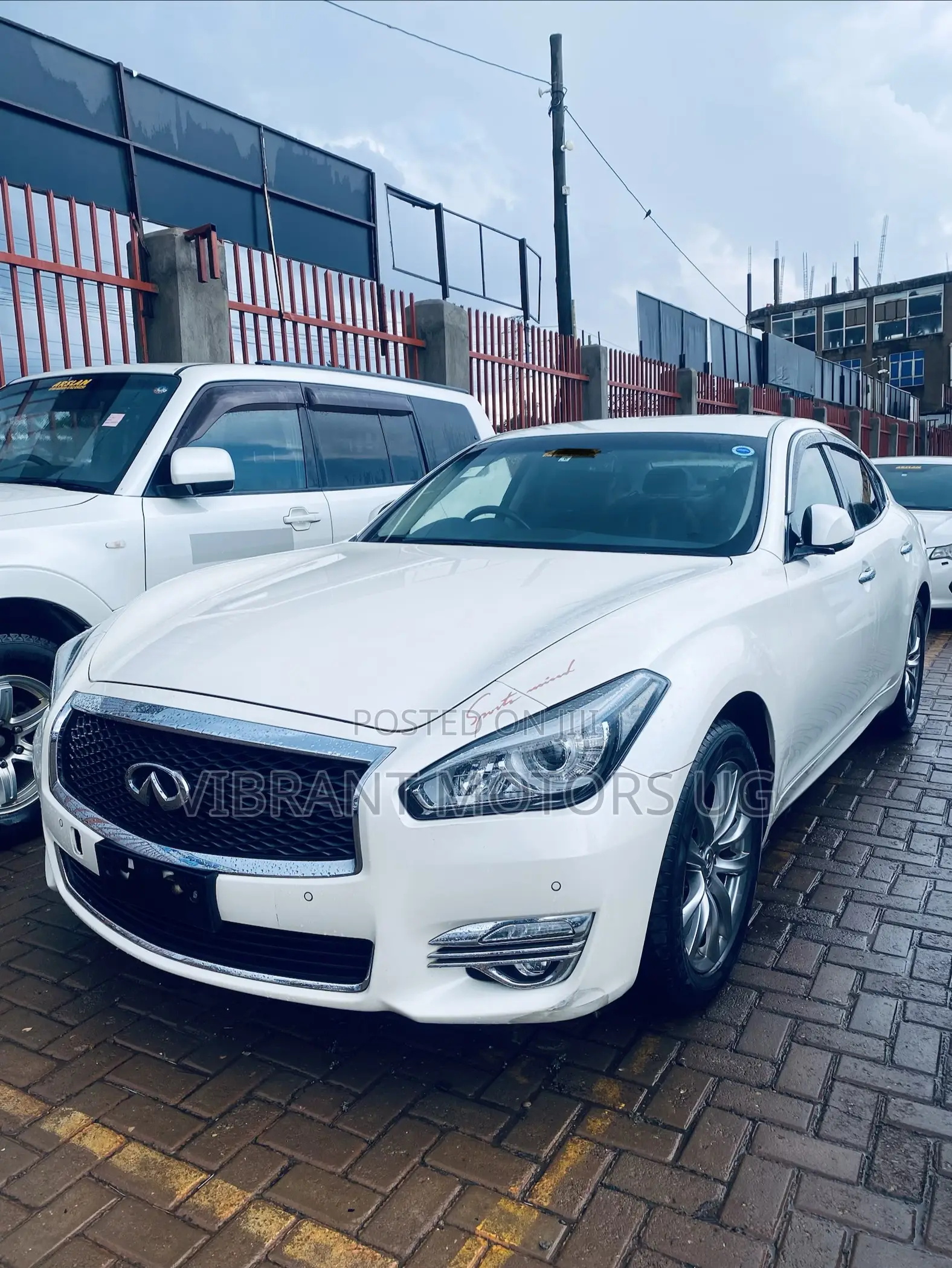 Nissan Fuga 2015 White