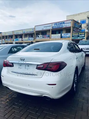 Nissan Fuga 2015 White