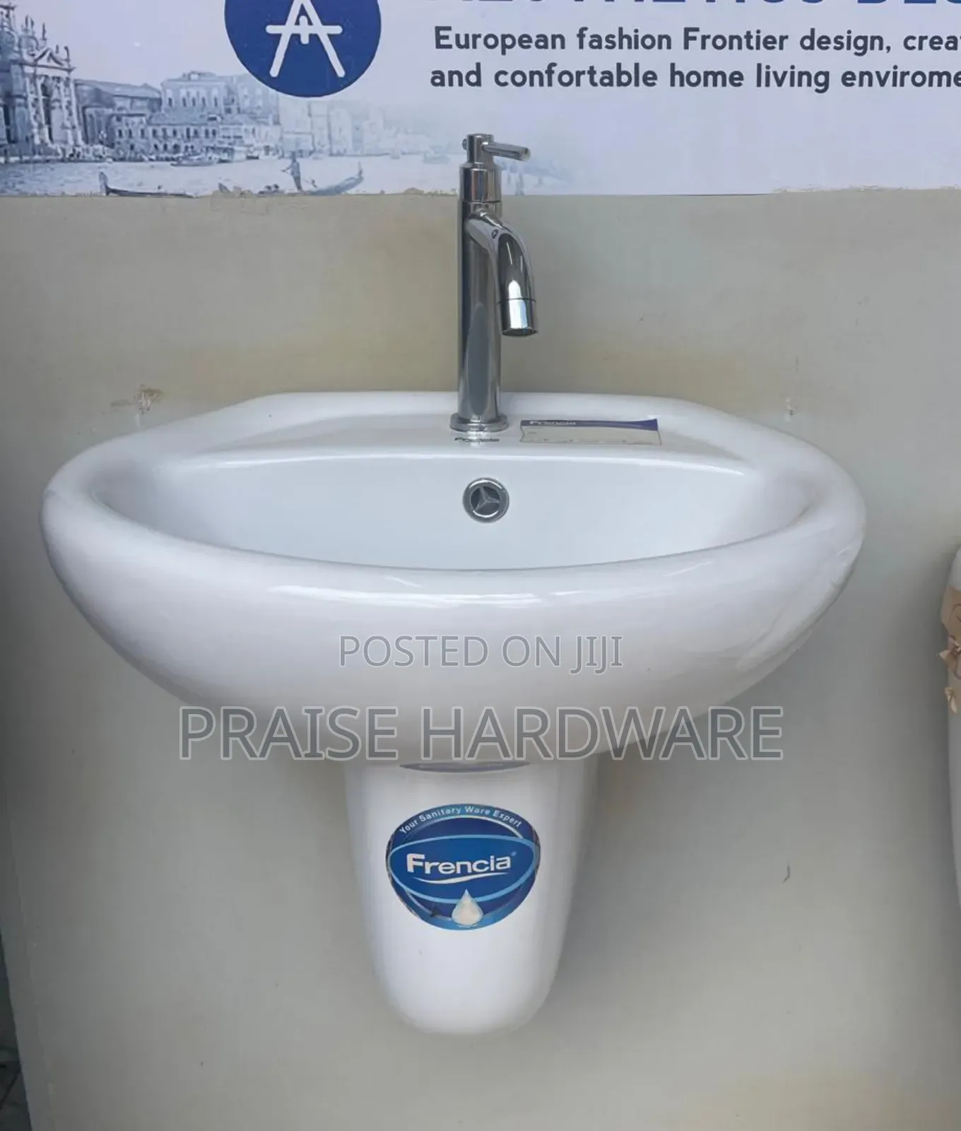 Short Wall Hug Hand Wash