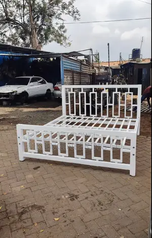 Metalic Bed
