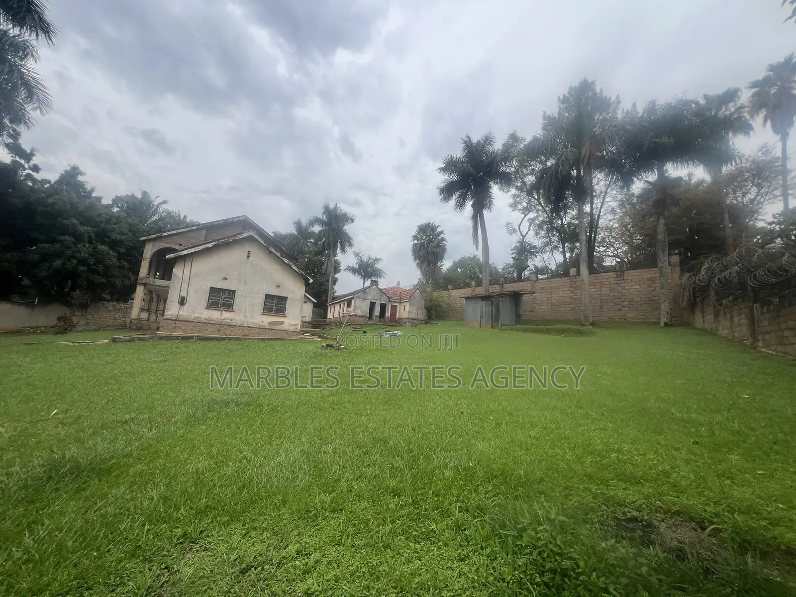 5bdrm House in Kololo, Central Division for sale