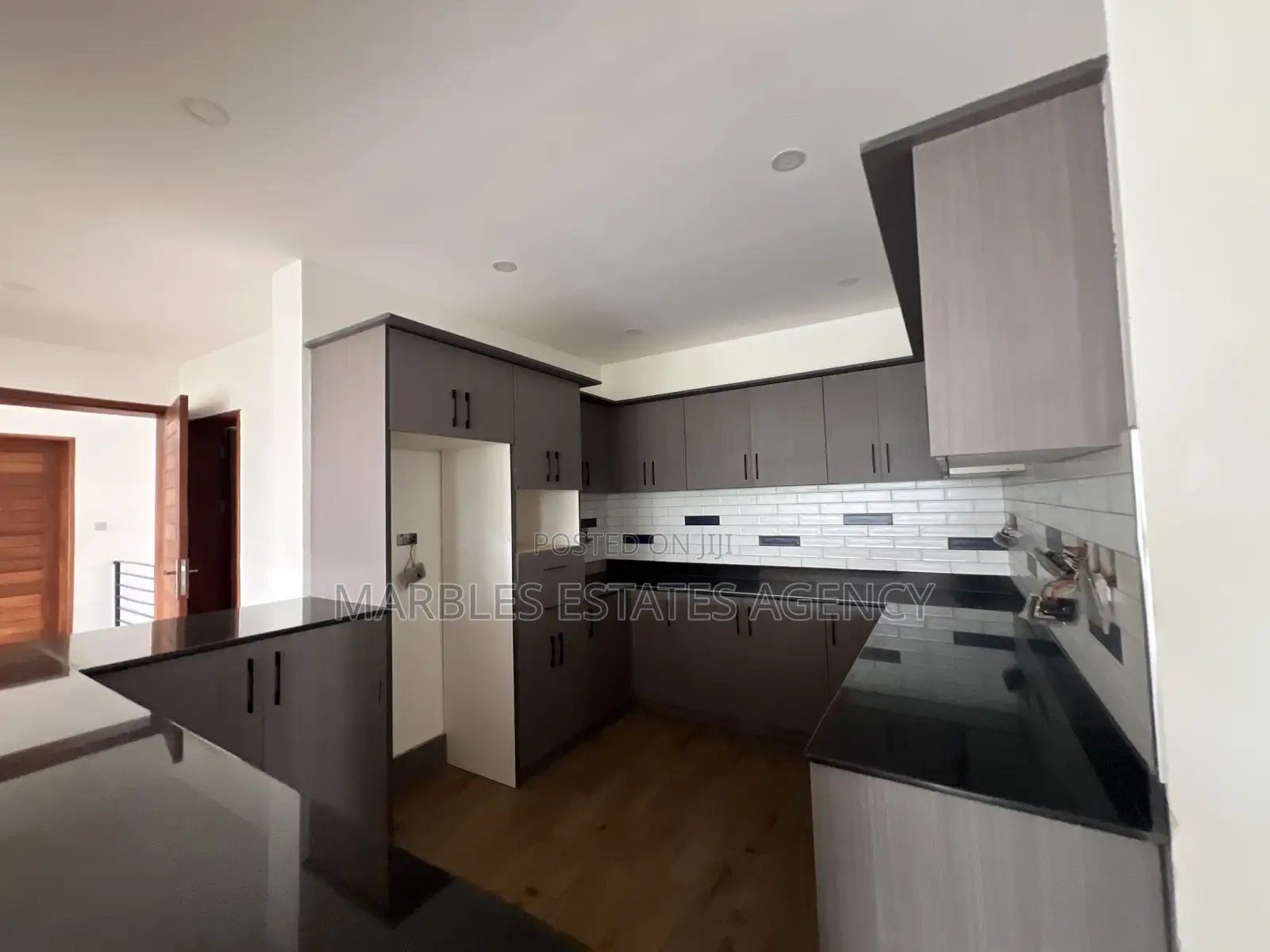 11bdrm Apartment in Mbuya, Central Division for rent