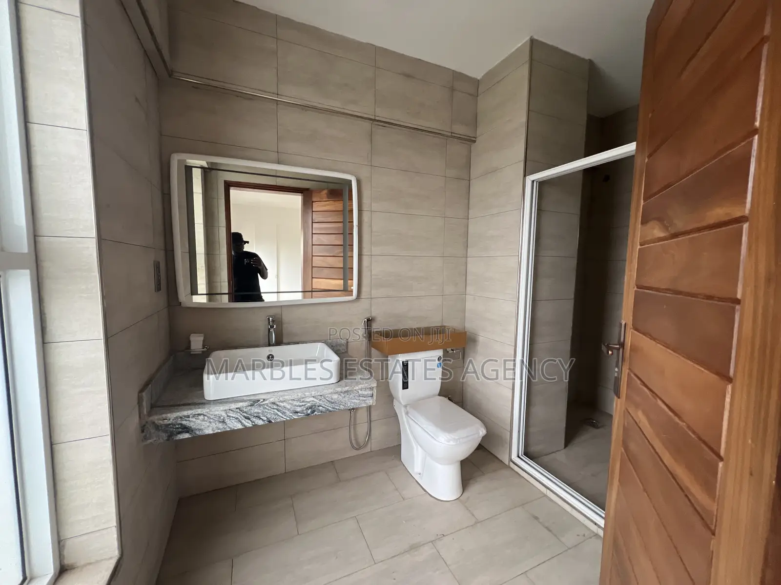 11bdrm Apartment in Mbuya, Central Division for rent
