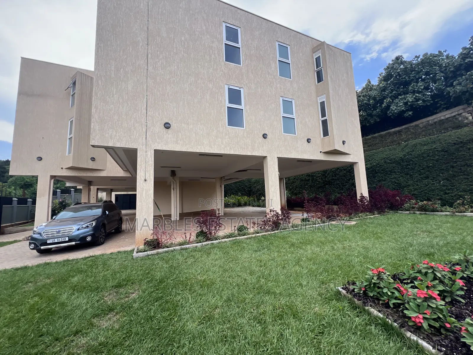 11bdrm Apartment in Mbuya, Central Division for rent