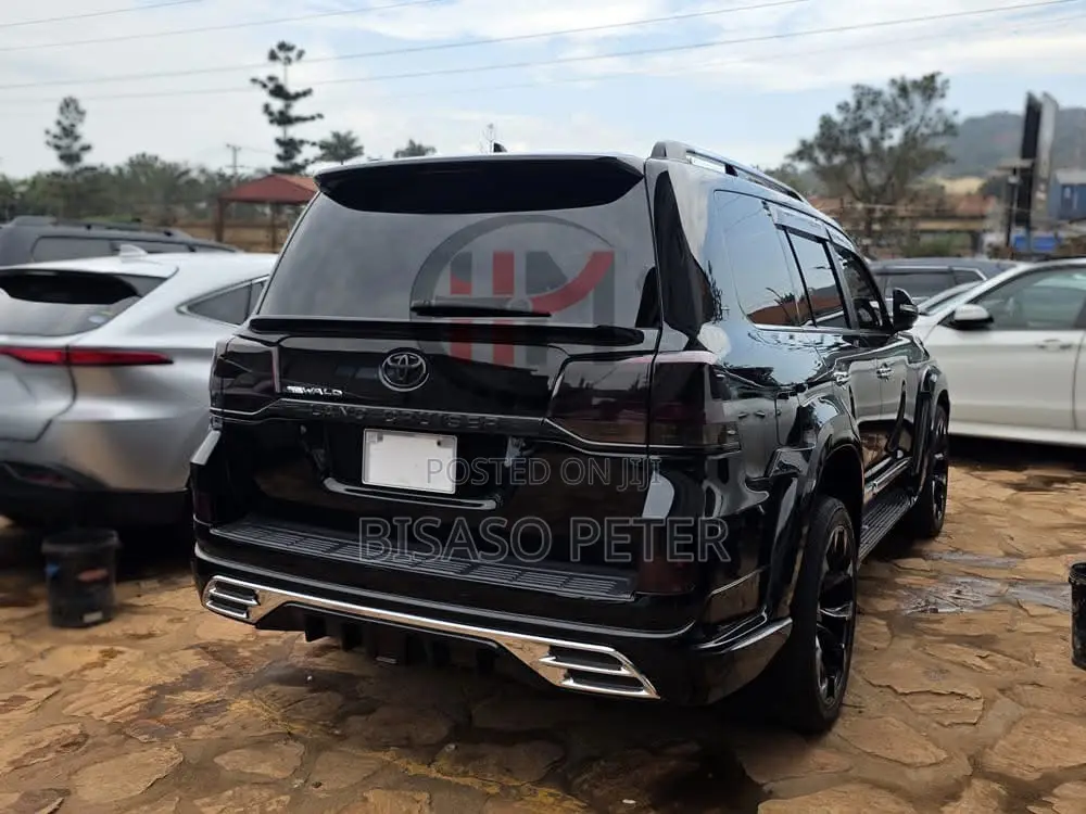 Toyota Land Cruiser 4.6 V8 ZX 2016 Black