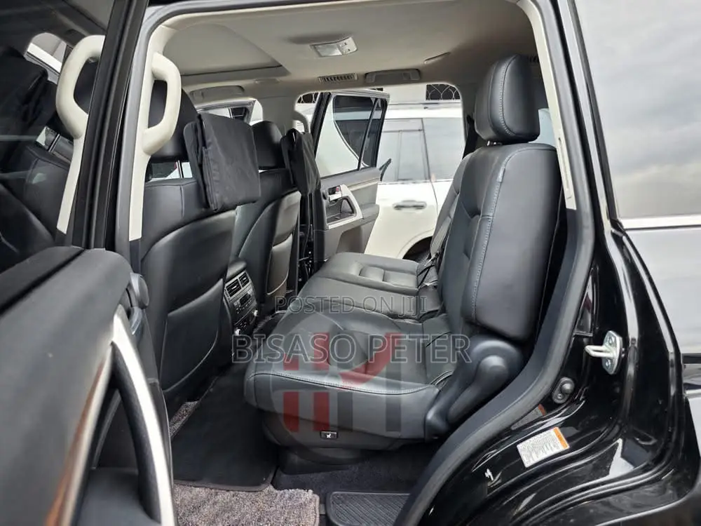 Toyota Land Cruiser 4.6 V8 ZX 2016 Black