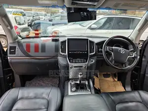 Toyota Land Cruiser 4.6 V8 ZX 2016 Black